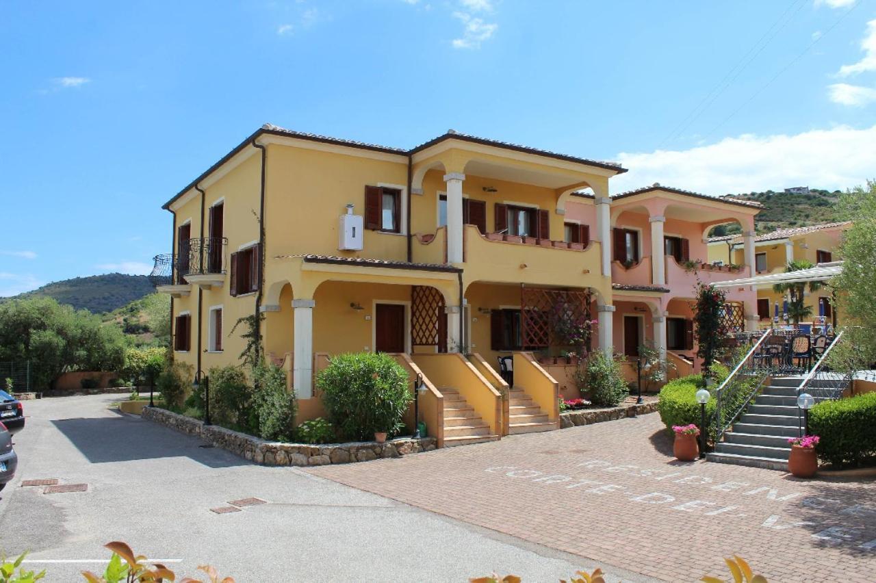 Residence Corte Dei Venti Budoni Esterno foto